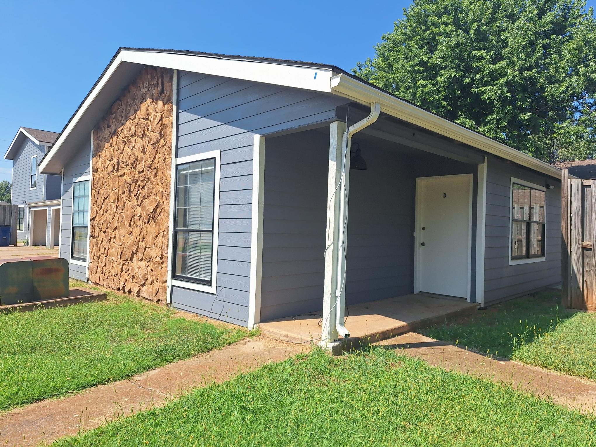 817 N. Burdick - D